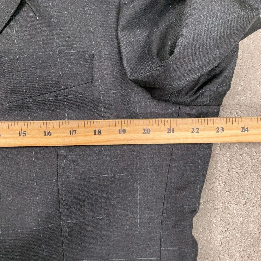 Hugo Boss Suit Men 42R Charcoal Gray Windowpane Plaid 3-Button Corporate Wool